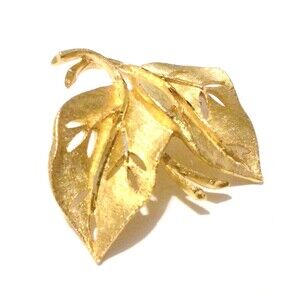 Vintage BSK Gold Tone Florentine Finish Cutout Leaf Brooch